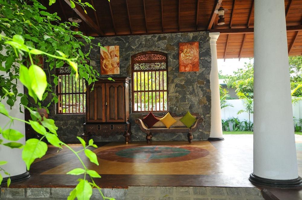 Yala Oga Reach Hotel Tissamaharama Exterior foto