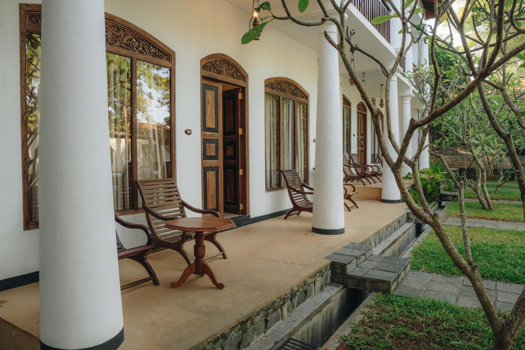 Yala Oga Reach Hotel Tissamaharama Exterior foto