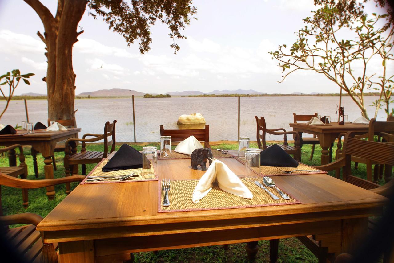 Yala Oga Reach Hotel Tissamaharama Exterior foto