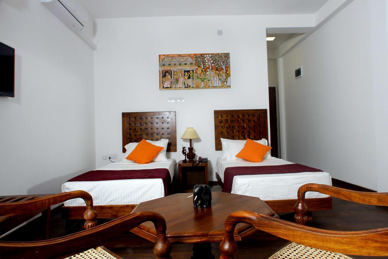Yala Oga Reach Hotel Tissamaharama Exterior foto