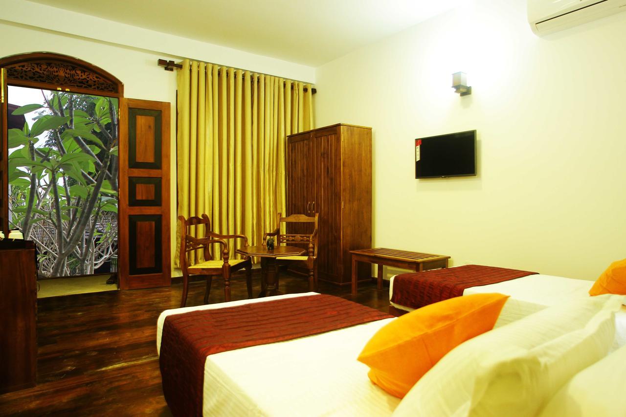 Yala Oga Reach Hotel Tissamaharama Exterior foto